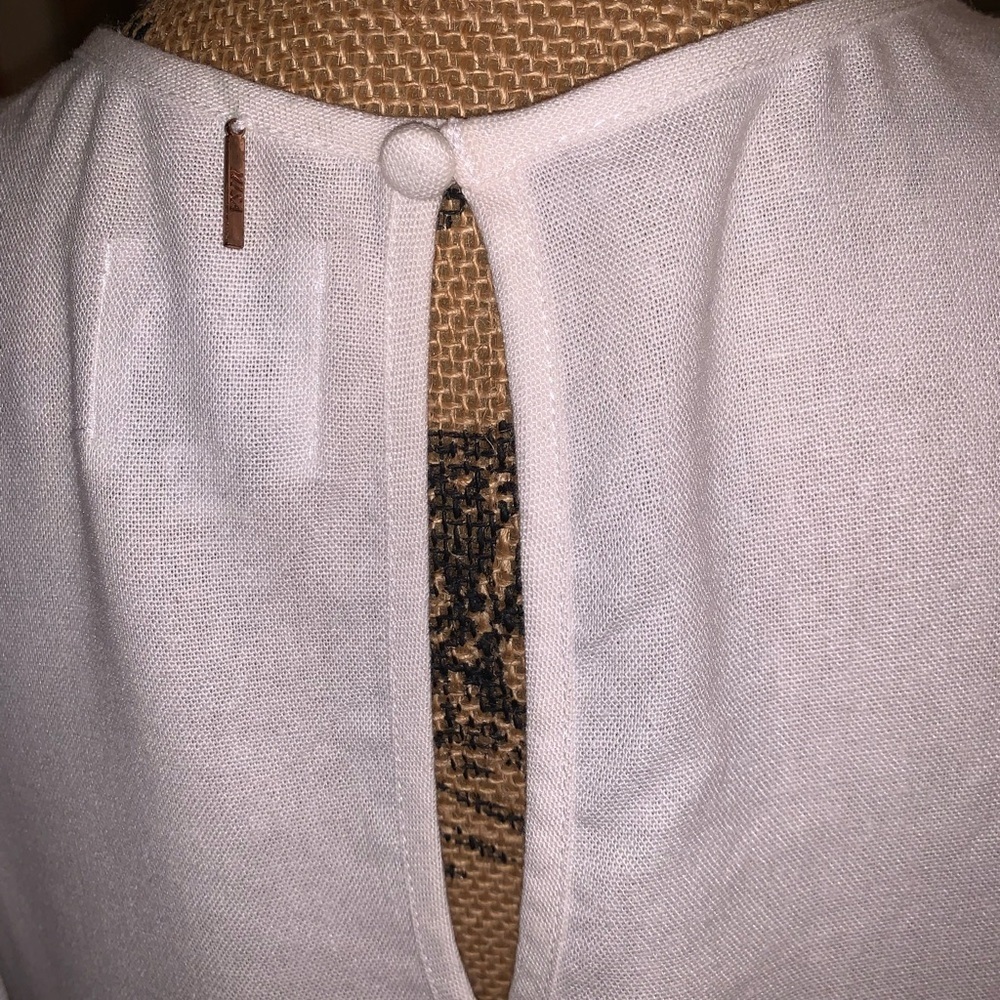 MISA Los Angeles Linen Blend Cold Shoulder Metal Rivet Eyelet Ruffle Blouse XS - Picture 11 of 15